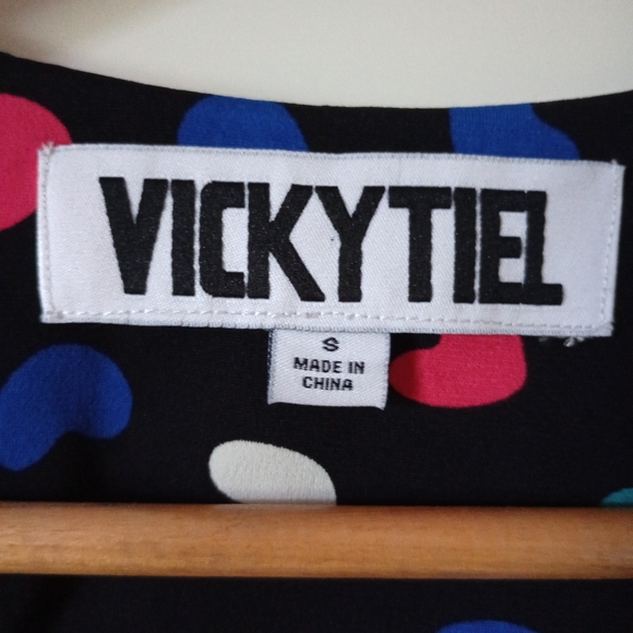 Vicky Tiel Heart Print Multicolor Wrap Dress Size Small - Picture 11 of 12